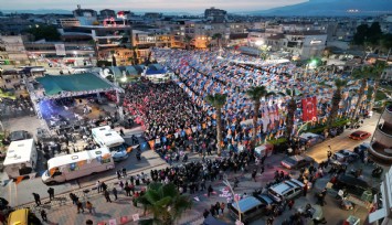 Menemen’de AK Parti’den gövde gösterisi