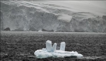 'Buzlar kıtası' Antarktika, bu yıl rekor seviyede erimeye devam ediyor