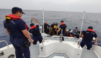 Yunanistan'ın ittiği 88 göçmen kurtarıldı