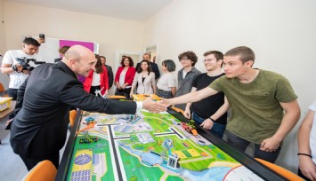 Başkan Soyer Balçova'da gençlerle buluştu