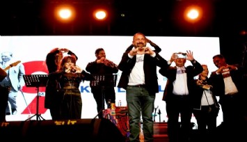 Çiğli 19 Mayıs’ı Ceylan Ertem konseriyle kutladı