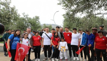Gençlik ve Spor Bakanı Bergama'da gençlerle buluştu