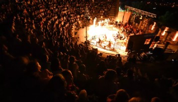 Usta sanatçılar katılacak: Torbalı'da tiyatro festivali