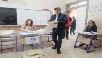 İzmir'de seçim günü 15 bin 749 personel görevde