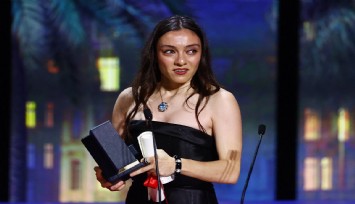 Merve Dizdar'a Cannes'da büyük ödül