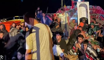 4 gün boyunca denizin ortasında kurtarılmayı bekleyen düzensiz göçmenlere Türk kaptandan yardım eli