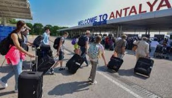 Antalya'ya savaş halinde bulunan Filistin ve İsrail’den gelen turist sayısı eşitlendi
