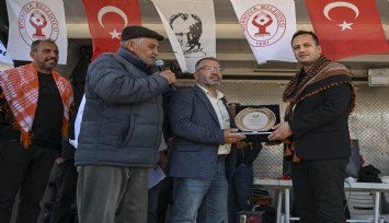 Bornova’da Geleneksel Rahvan At Yarışları coşkusu