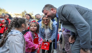 Bucalı minikler Cumhuriyet'in 101. yılını coşkuyla kutladı