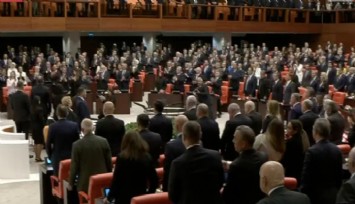 CHP TBMM'nin açılış töreninde Erdoğan'ı ayakta karşıladı