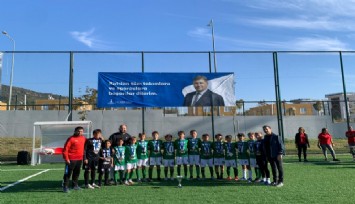 Cumhuriyet Kupası dostluk içinde tamamlandı: Turnuvanın şampiyonu Urla Belediyespor