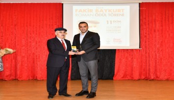 ‘Fakir Baykurt Roman Ödülü’ Yazar Mehmet Saydur’a verildi