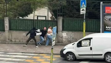 İstanbul'da korkunç olay:  Bir şahıs yolda yürüyen 3 kişiyi bıçakladı