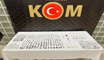 Manisa'da tarihi eser kaçakçılarına operasyon: 471 adet obje ele geçirildi
