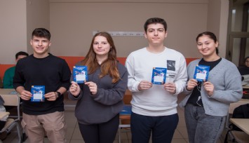 Menemen Belediyesi'nden 10 bin öğrenciye eğitim desteği:  10 bin adet dijital eğitim paketi dağıtıldı