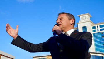 Özel'den tutuklanan Esenyurt Belediye Başkanına destek mitingi: Biz seçime hazırız