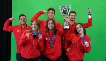 Atina’da Ege Üniversiteli sporcuların rüzgrı esti