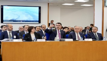 Bakan Kurum, İzmir'in körfez suyunu TBMM'ye getirdi: İzmir'de çevre felaketi yaşanıyor