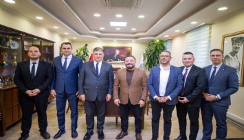 Başkan Tugay'dan belediyeler için yol haritası: Şehrimize sahip çıkacağız