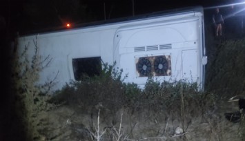 Bodrum'da korkunç kaza: Minibüs yol kenarına devrildi