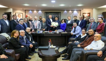 Buca Belediye Başkanı Görkem Duman’a muhtarlardan tam destek