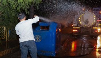 Buca’da temizlik çalışmaları aralıksız sürüyor