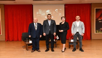 Çiğli’de Önce İnsan ve Bir Dahi Atatürk' Belgesel Gösterimine Büyük İlgi