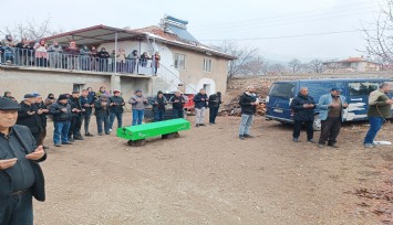 Denizli'de boş arazide kemikleri bulunmuştu: Yaşlı kadın son yolculuğuna uğurlandı