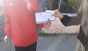 Efes Selçuk'tan sosyal yardımlaşma örneği: Vatandaşlara yakacak desteği