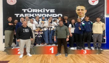 Gaziemir Belediyesi’nin Tekvando Takımı'ndan 10 madalya