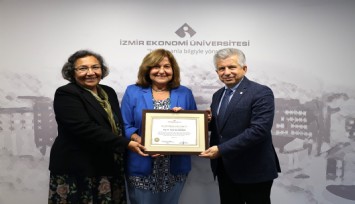 İEÜ’lü profesöre ‘uluslararası’ gurur