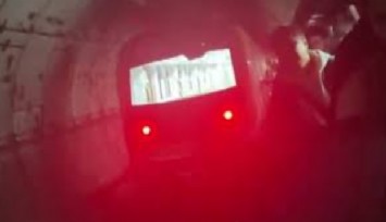 İstanbul'da metro 5 durak durmadı: Yolcular acil yardım butonuna bastı