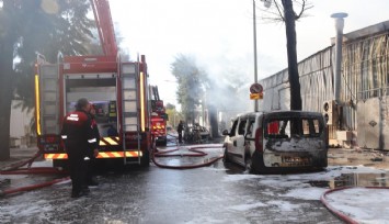 İzmir'de kimya fabrikasında yangın: 2 kişi yaralandı