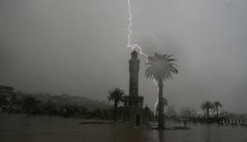 İzmir ve Ege’de yağış geri dönüyor: Yarından itibaren geçen haftaya göre daha da şiddetli olacak