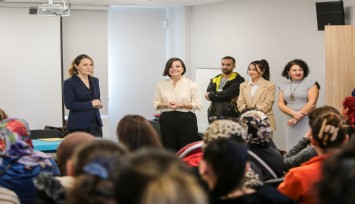 Karabağlar Çalıkuşu Semt Merkezi'nde çocuklar ve aileleri için bilinçlendirme etkinlikleri düzenlendi