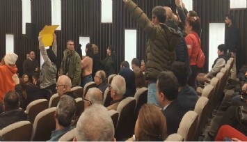 Karşıyaka Belediyesi'nden çıkarılan işçilerden protesto: CHP Danışma Kurulunda pankart açtılar
