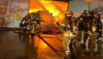 Mobilya fabrikasında yangın... 22 itfaiye müdahale ediyor