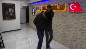 Polisin durdurduğu kişiden 3 milyon TL’lik döviz ve ziynet eşyası çıktı
