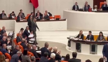 Bahçeli'den şaşırtan görüntü: DEM Parti Bakırhan’ı konuşması sonrası alkışladı