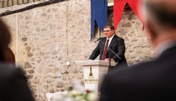 Başkan Tugay’dan yeni yıl mesajı  İyiliği çoğalttığımız bir yıl olsun