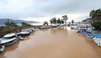 Binlerce turistin ziyaret ettiği Azmak Nehri kahverengiye döndü
