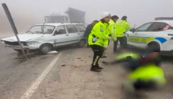 Denizli'de yoğun sis kazaya sebep oldu: 3 polis yaralandı