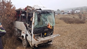 Emet’te işçi servisi devrildi: 1 ölü 8 yaralı