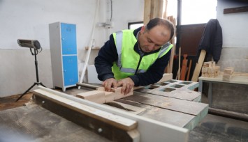 Güzelbahçe Belediyesi kent mobilyaları üretimine devam ediyor