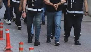 İzmir dahil 6 ilde sahte alkol operasyonu:  9 şüpheli yakalandı