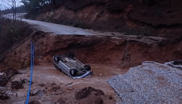 İzmir'de dağlık yolda facia: Otomobil içine düştü
