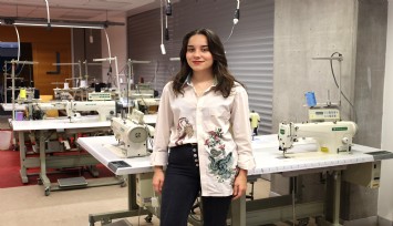 İzmir Ekonomi Üniversitesi'nden can dostlara atık kumaşlardan fular ve tasma