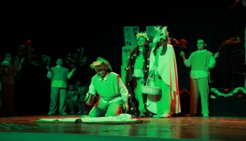 Karşıyaka Belediye Tiyatrosu ‘Çiçek Prenses’i seyirciyle buluşturdu