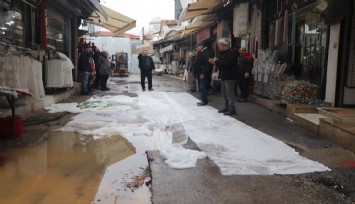 Kemeraltı esnafının çilesi bitmiyor: Yerlere halı ve perde serdiler