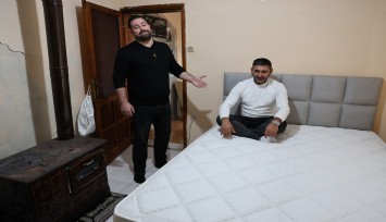 Kendini evinde sanan ve mağazada sızan adama uyuduğu yatak hediye edildi